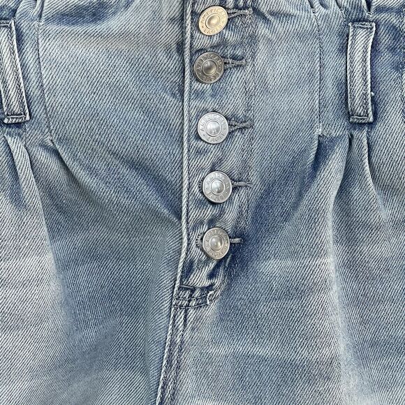 American Eagle SZ 2 Paperbag Jean Mom Shorts Hi-Rise Button-Fly Light Wash Blue - Picture 3 of 7